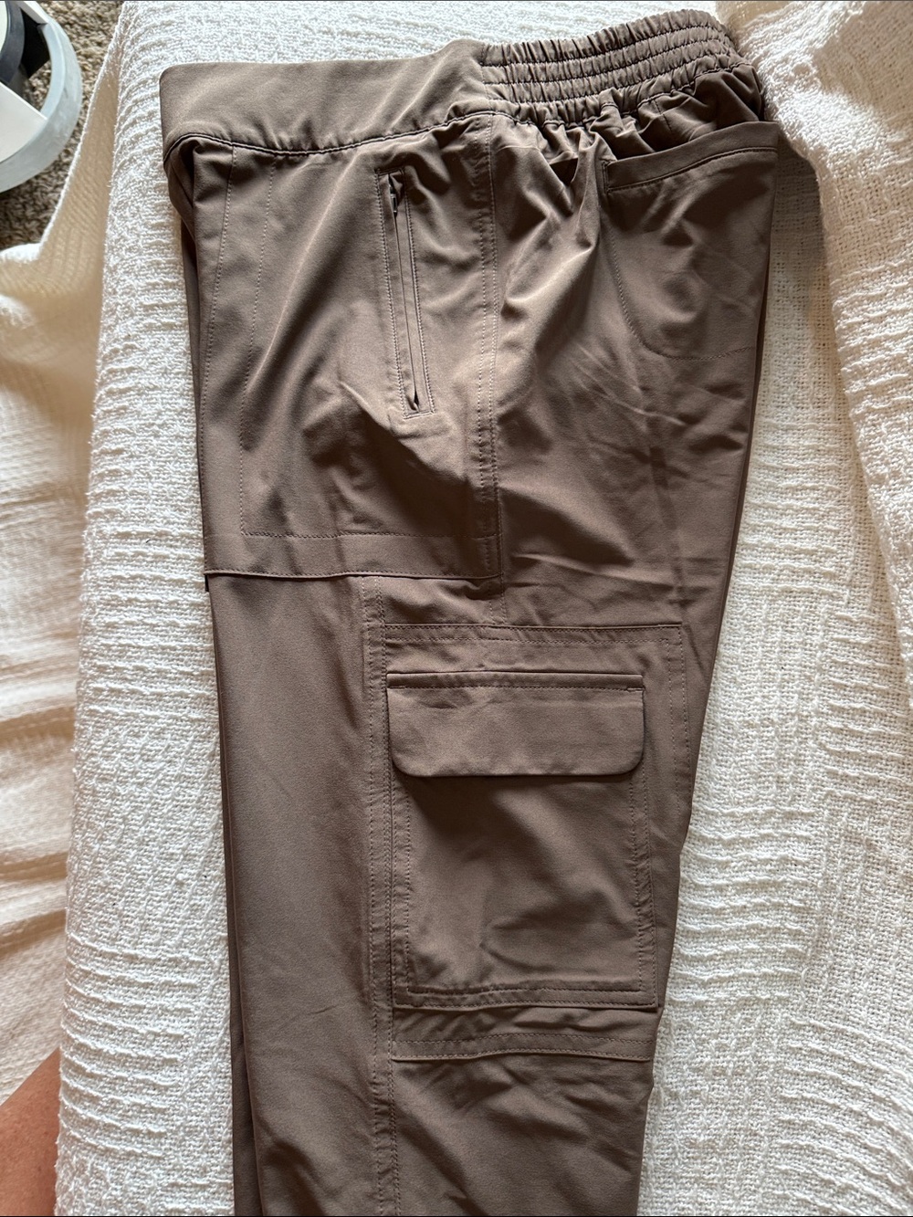 Athleta Women’s Chelsea Cargo Lined Pant
Excellent Cindition Taupe Color Size 0 - Picture 2 of 4